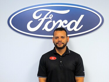 Staff member Jose Molina from ID_3335fe88e3f7