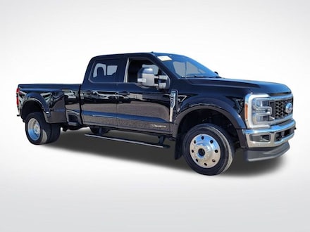 2023 Ford F-450SD Lariat Truck Crew Cab