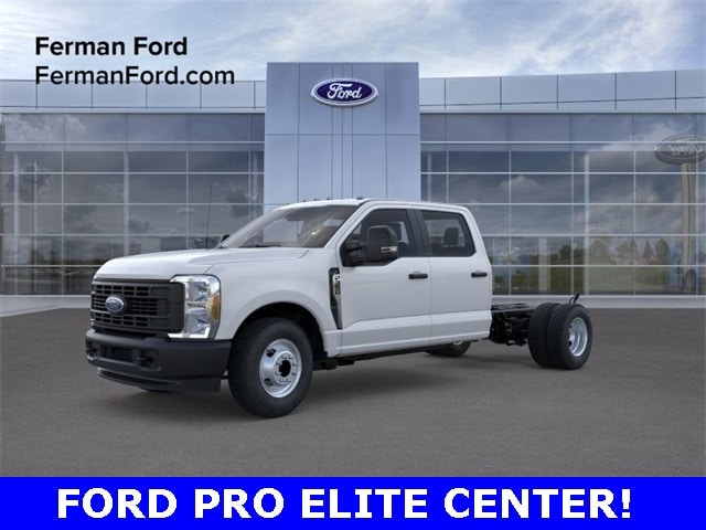 2025 Ford F-350 Super Duty Chassis Cab XL's photo