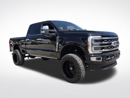 2023 Ford F-350SD Platinum Truck Crew Cab