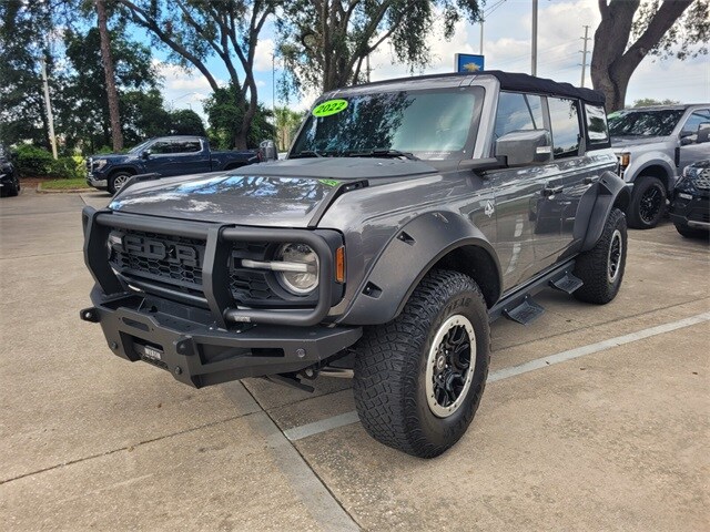 2022 Ford Bronco Outer Banks photo 2