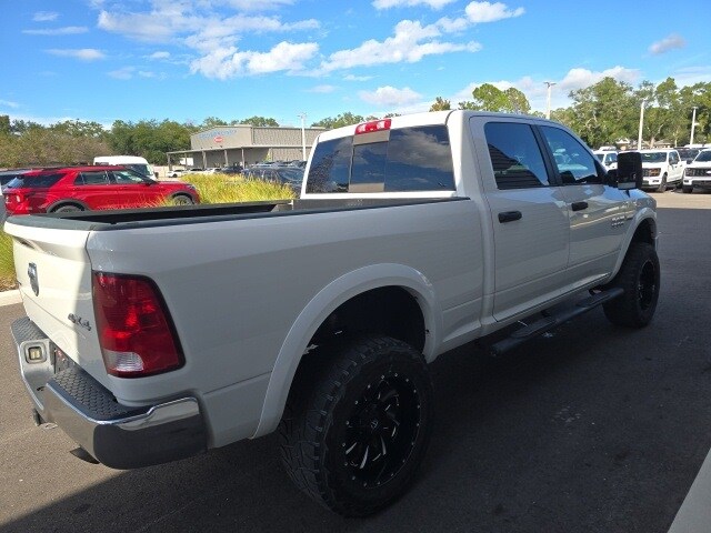 2017 Ram 1500 SLT photo 4