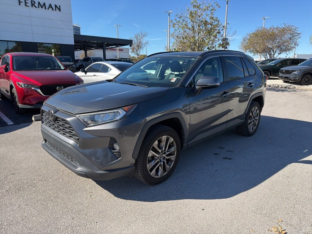 2020 Toyota RAV4 XLE Premium's photo