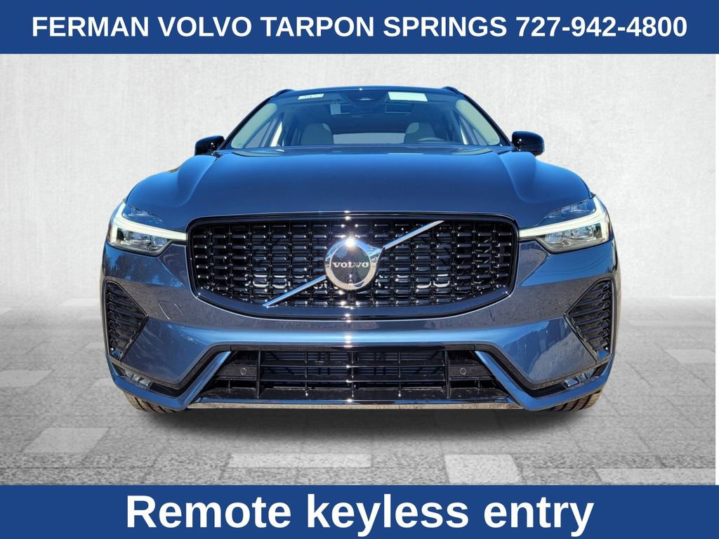 2025 Volvo XC60 B5 Plus photo 2