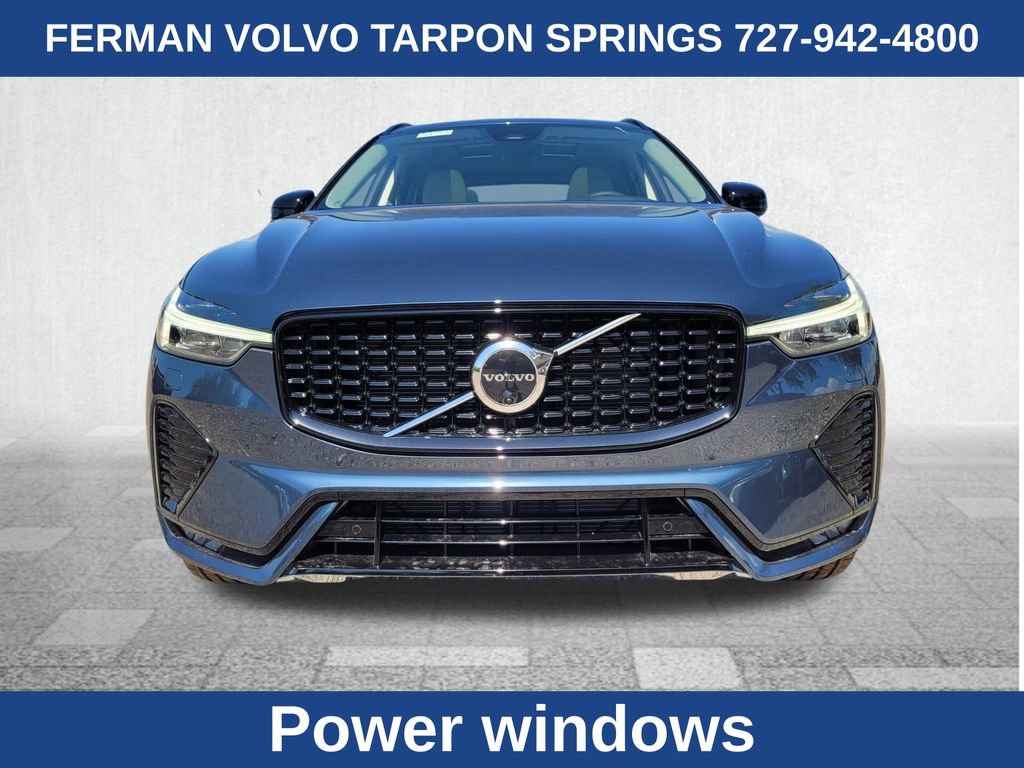2025 Volvo XC60 B5 Plus photo 2