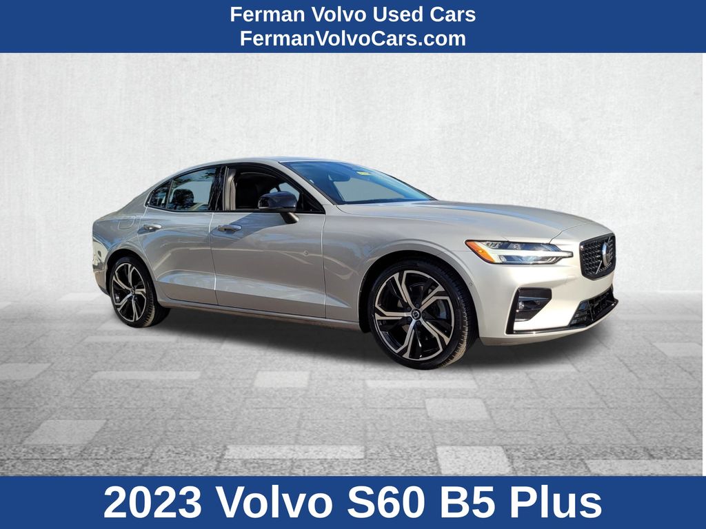 2023 Volvo S60 Plus's photo