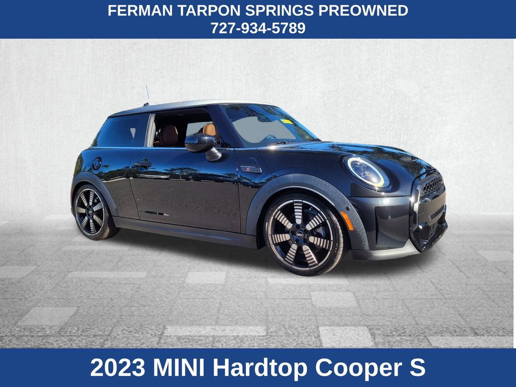2023 MINI 3 Door S's photo
