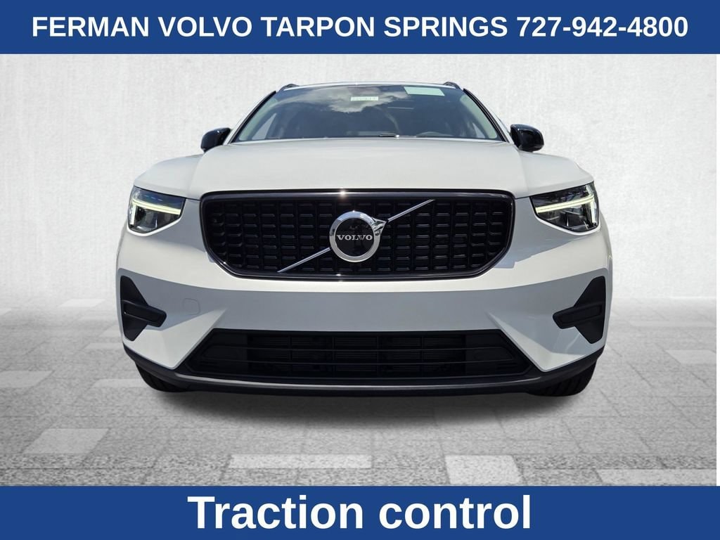 New 2026 Volvo XC40 B5 Core SUV