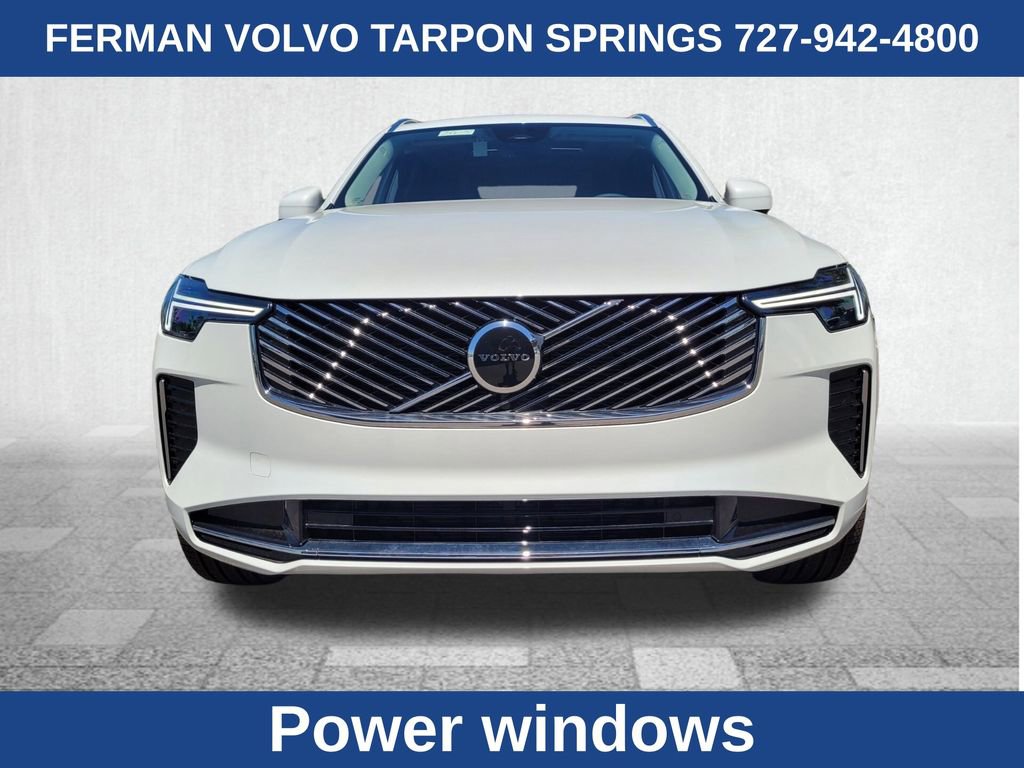 2025 Volvo XC90 B5 Core photo 2