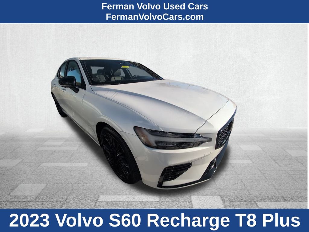 2023 Volvo S60 Plus's photo