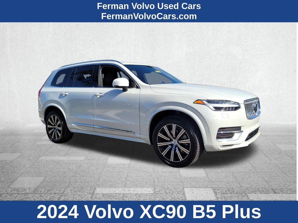 2024 Volvo XC90 Plus's photo