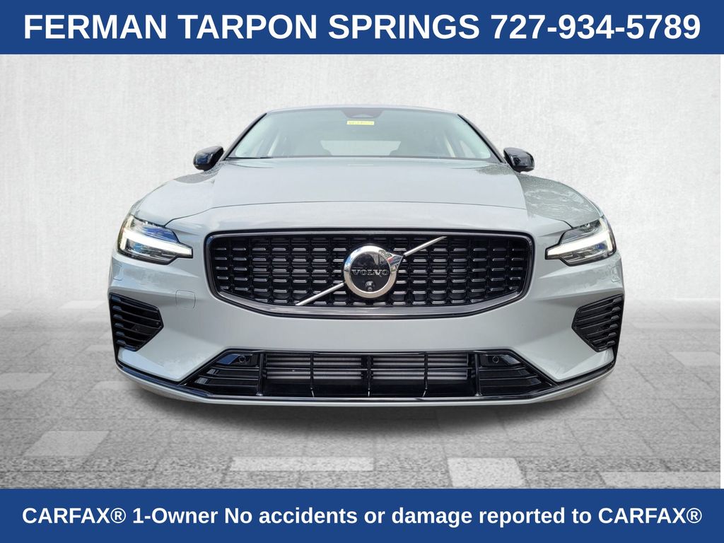 2024 Volvo S60 Recharge T8 Plus photo 2