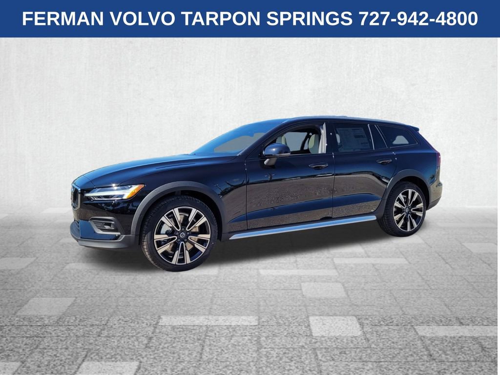 2025 Volvo V60 Cross Country B5 photo 3