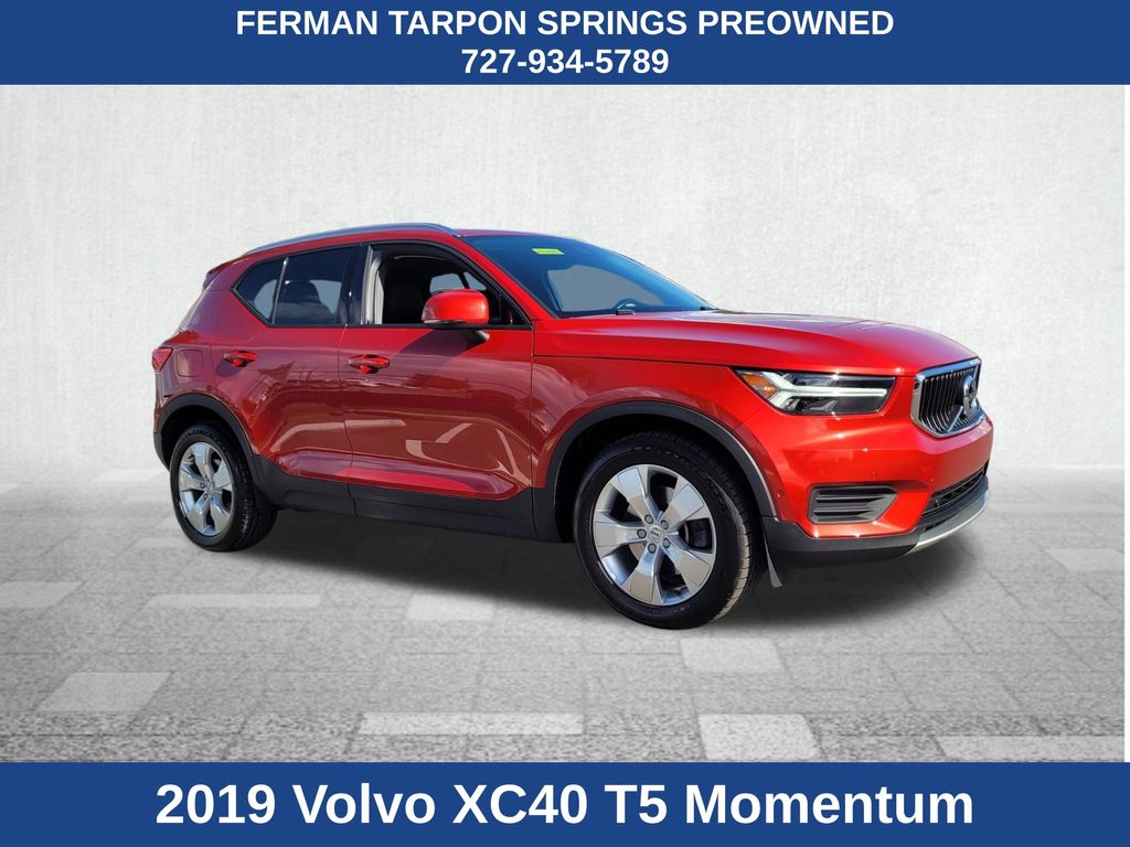 2019 Volvo XC40 Momentum