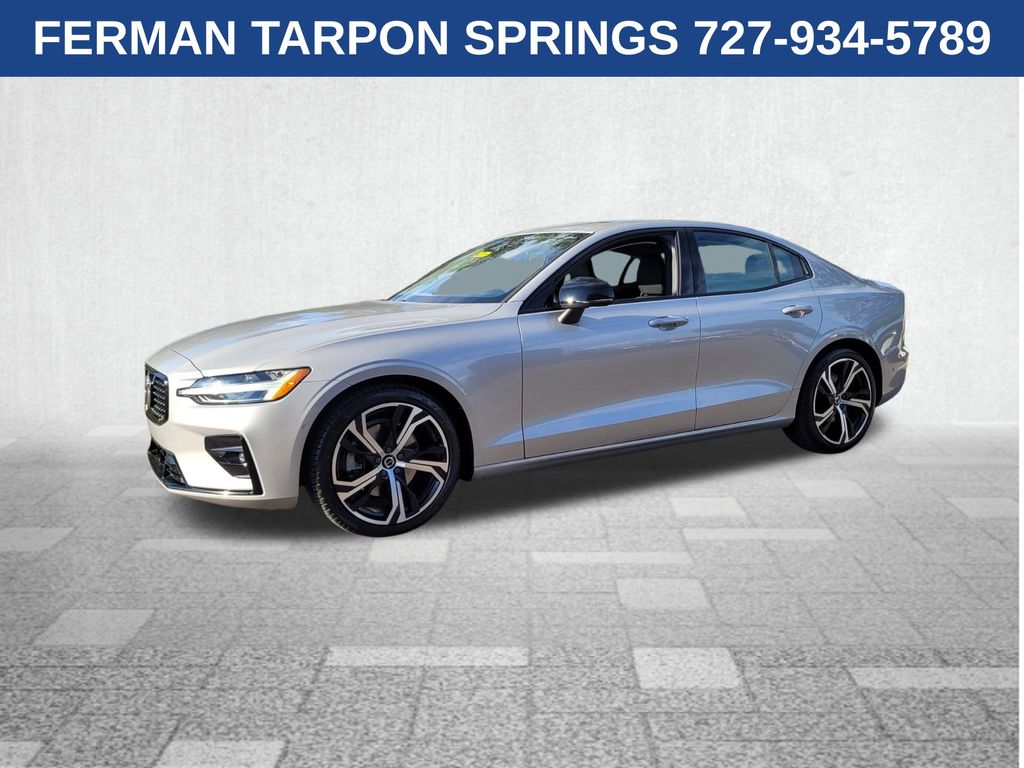 2023 Volvo S60 B5 Plus photo 3