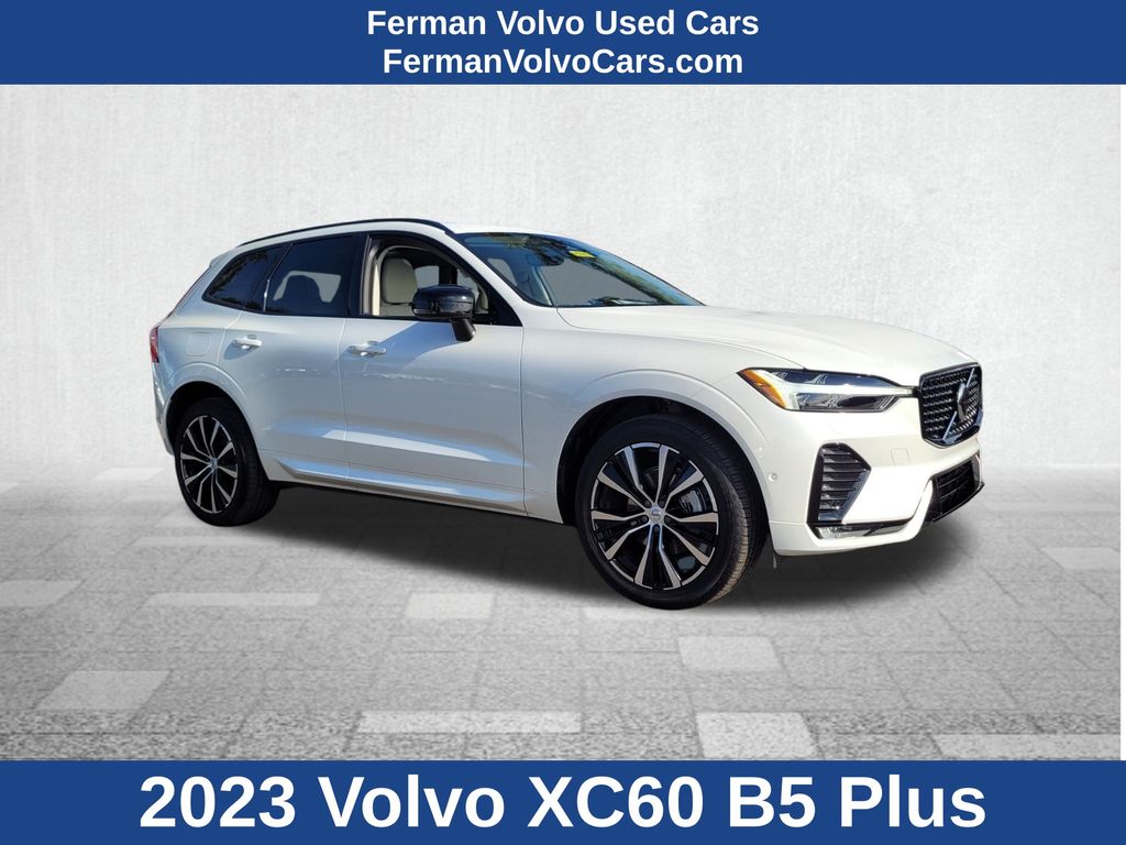 2023 Volvo XC60 Plus's photo