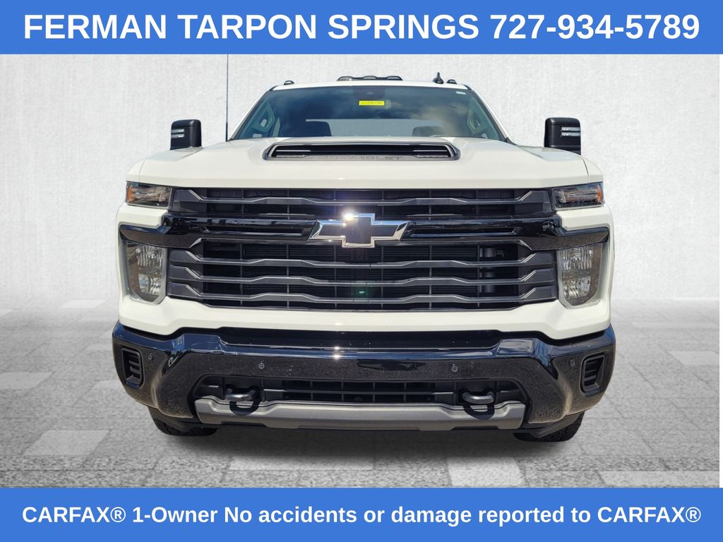 2025 Chevrolet Silverado 2500HD Custom photo 2