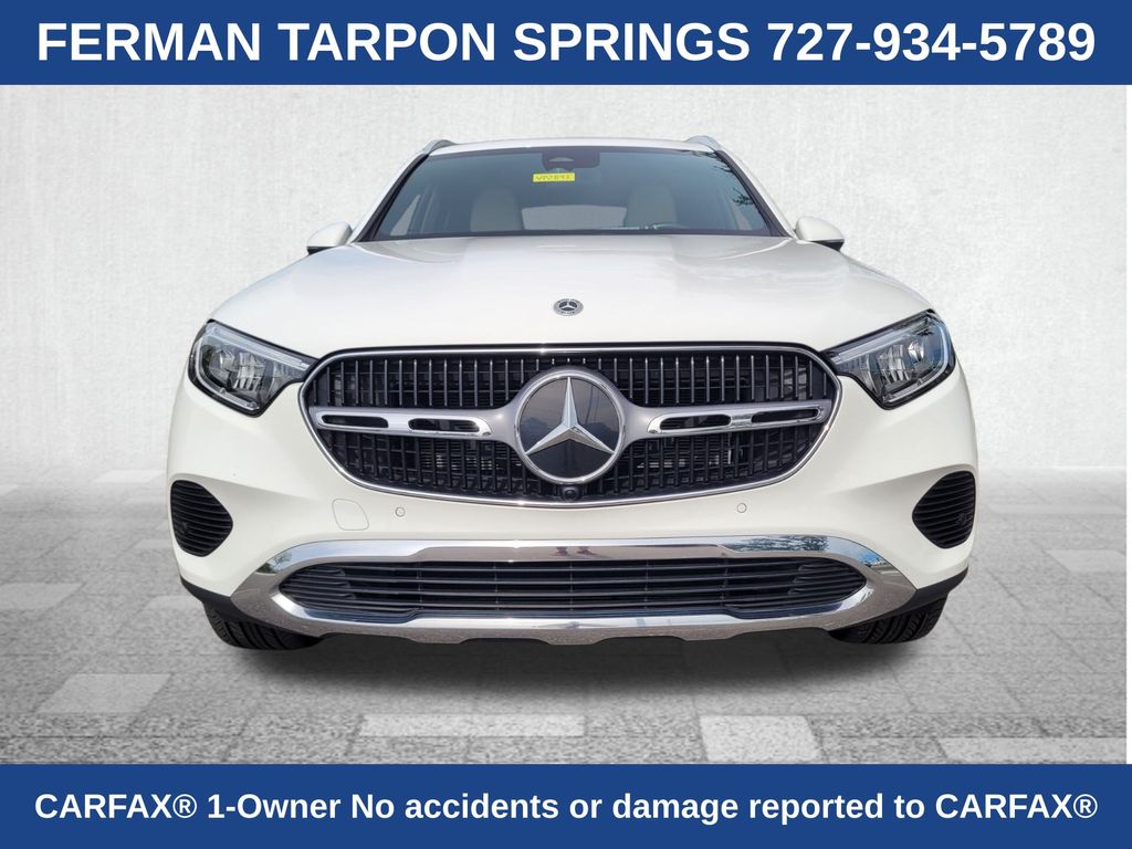2024 Mercedes Benz GLC 300 photo 2