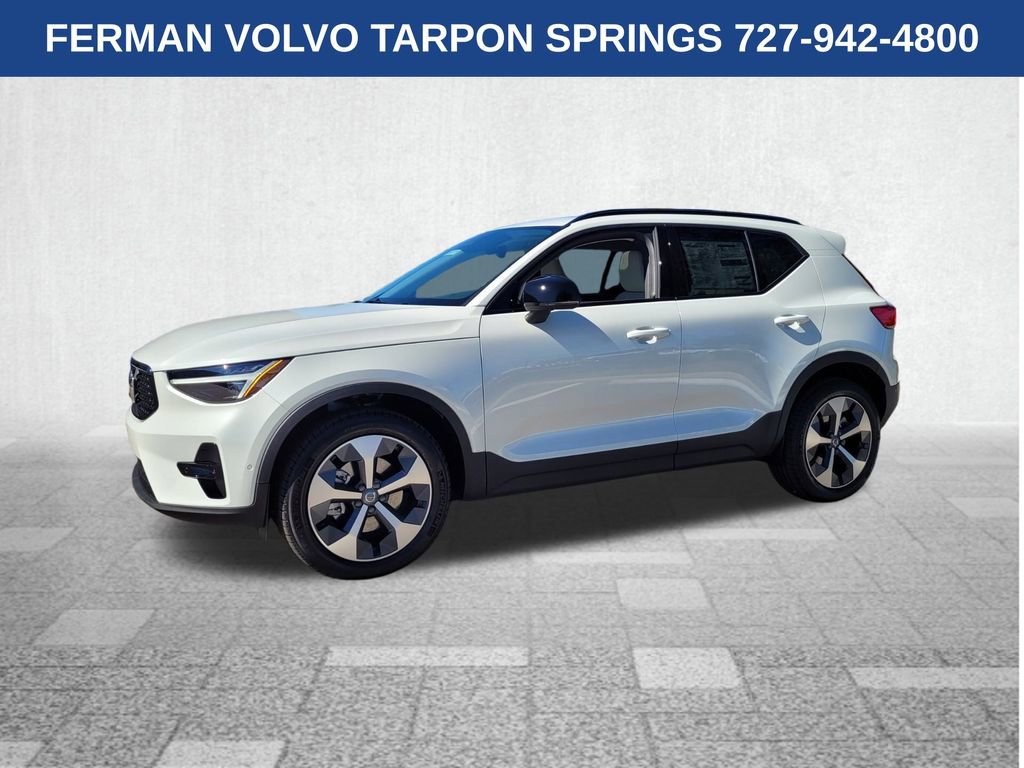 2026 Volvo XC40 Plus photo 3