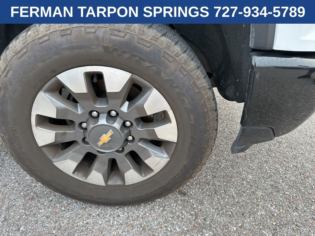 2024 Chevrolet Silverado 2500HD Custom photo 2