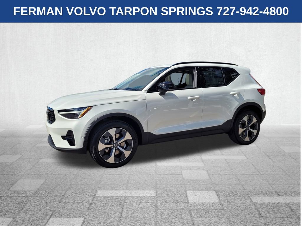 2026 Volvo XC40 Plus photo 3