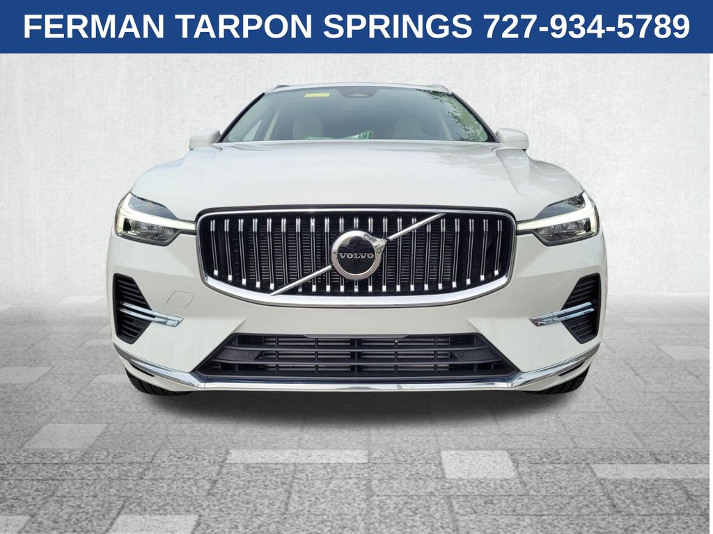 2022 Volvo XC60 Recharge Hybrid T8 Inscription Expression photo 2