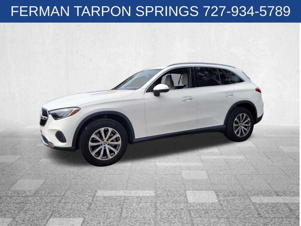 2024 Mercedes Benz GLC 300 photo 3
