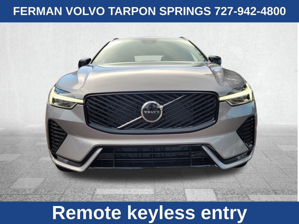 2026 Volvo XC60 B5 Core photo 2
