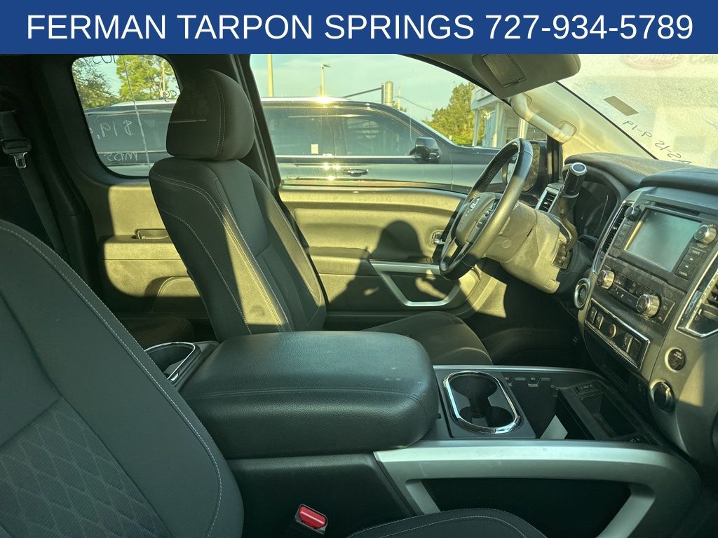 2019 Nissan Titan SV photo 2