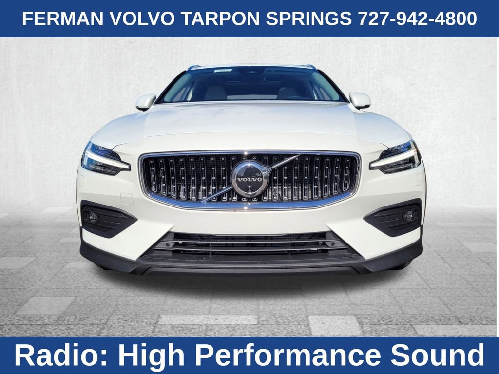 2026 Volvo V60 Cross Country B5 Plus photo 2
