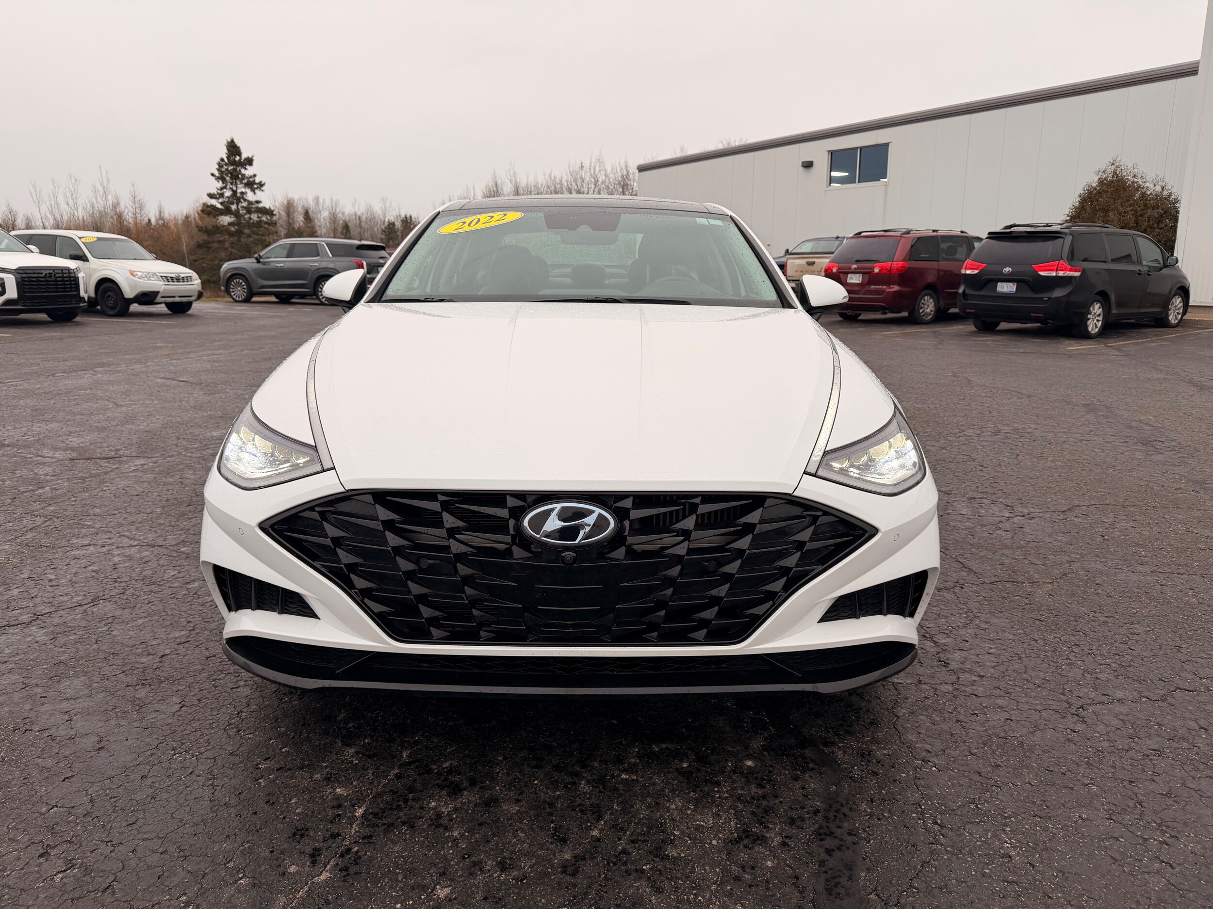 2022 Hyundai Sonata Limited photo 2