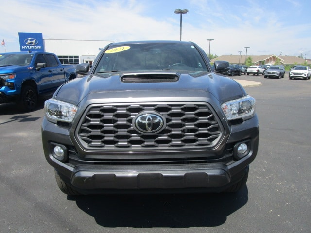 Used 2021 Toyota Tacoma TRD Sport with VIN 5TFDZ5BN9MX059347 for sale in Sault Sainte Marie, MI