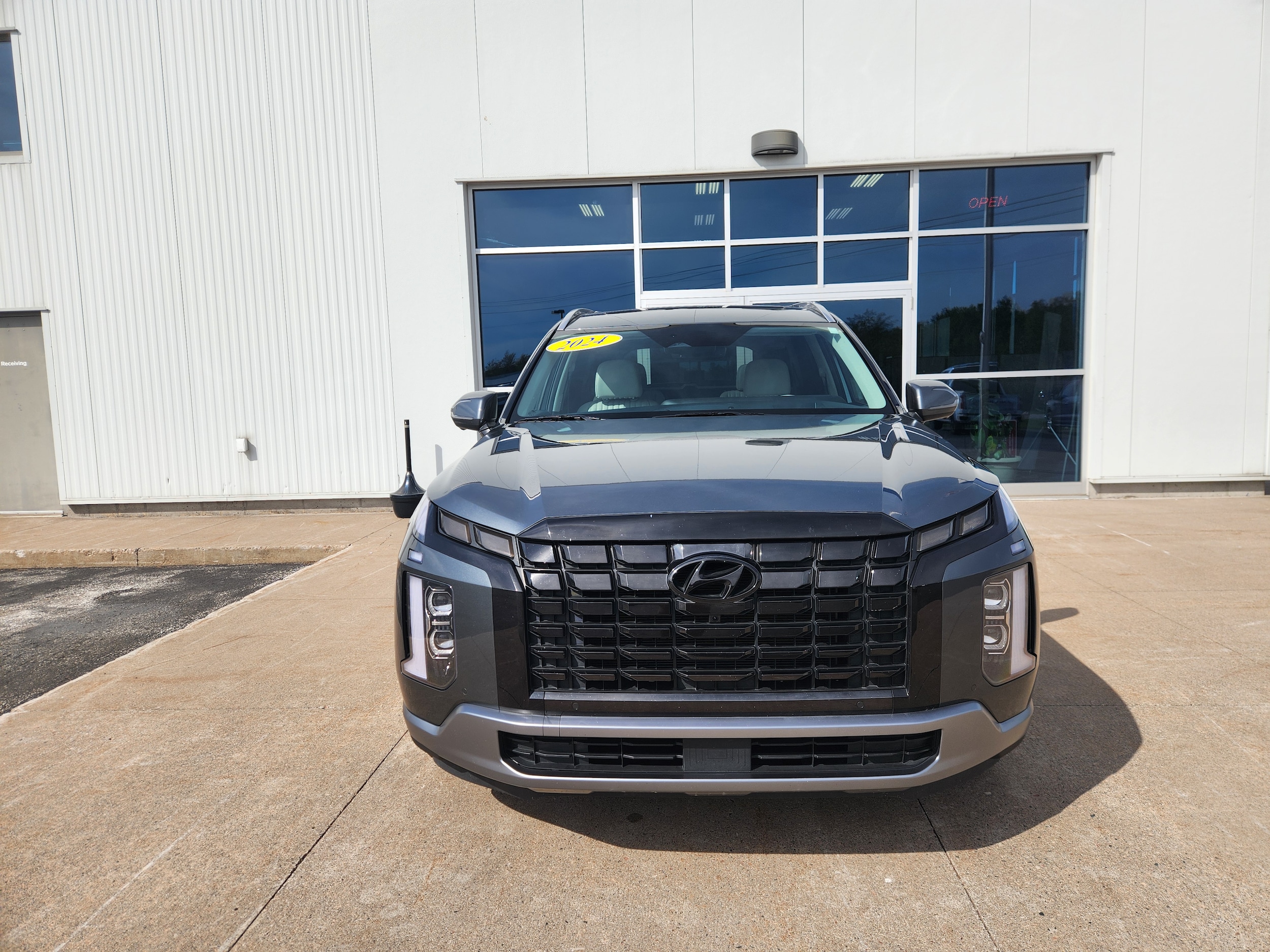 Used 2024 Hyundai Palisade Limited with VIN KM8R5DGE9RU711523 for sale in Sault Sainte Marie, MI