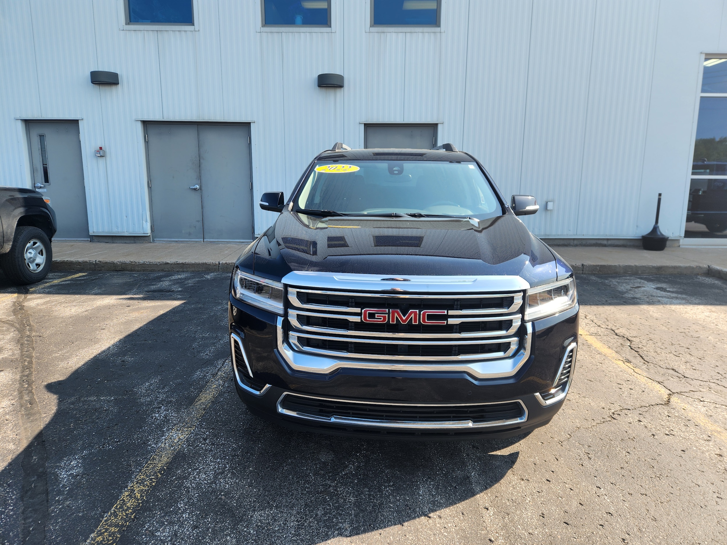 Used 2022 GMC Acadia SLE with VIN 1GKKNRL42NZ159610 for sale in Sault Sainte Marie, MI