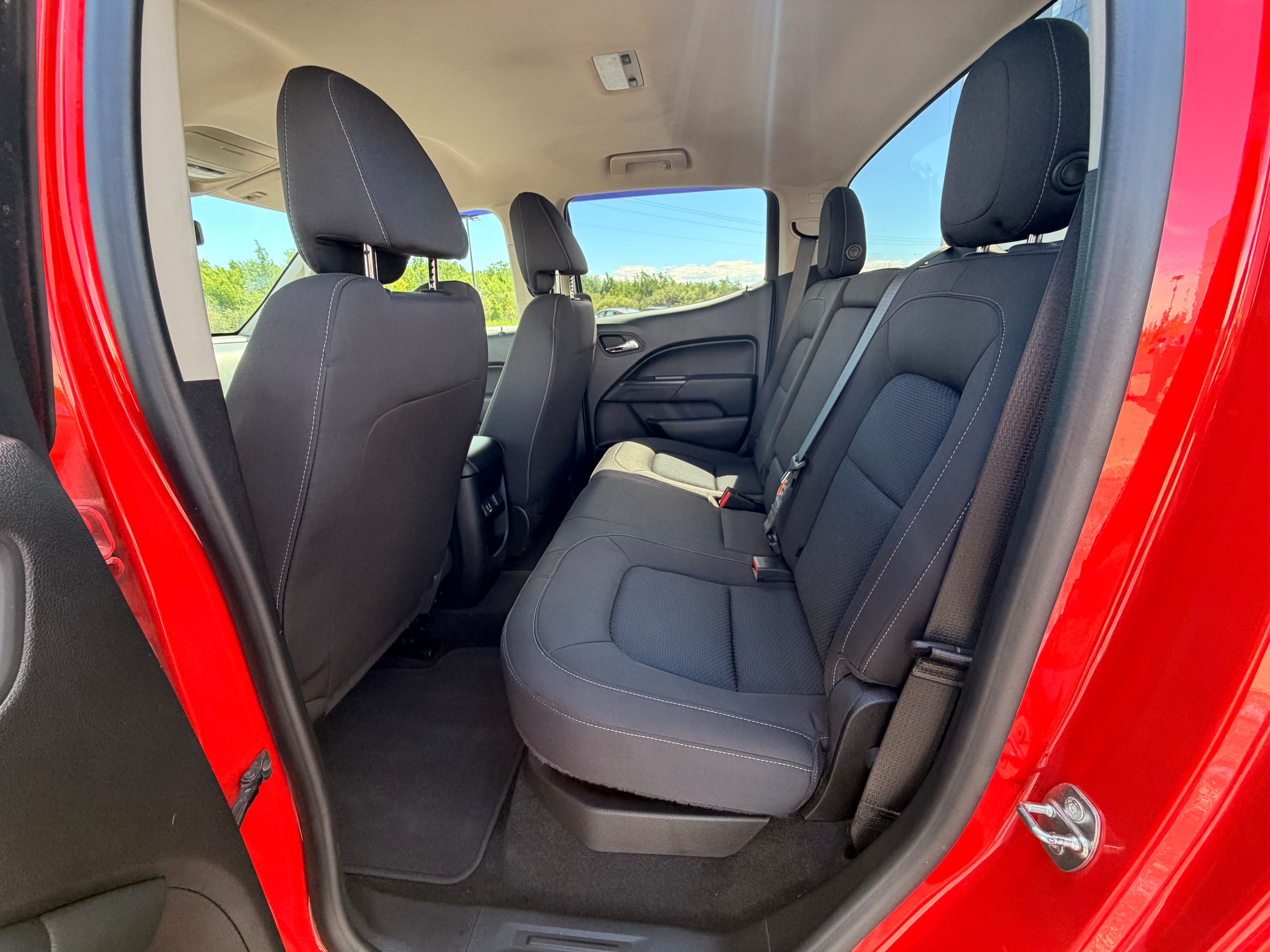 2019 Chevrolet Colorado LT - Photo 13