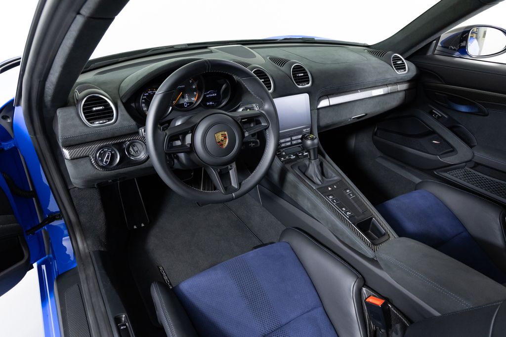 2024 Porsche Cayman GT4 RS photo 4