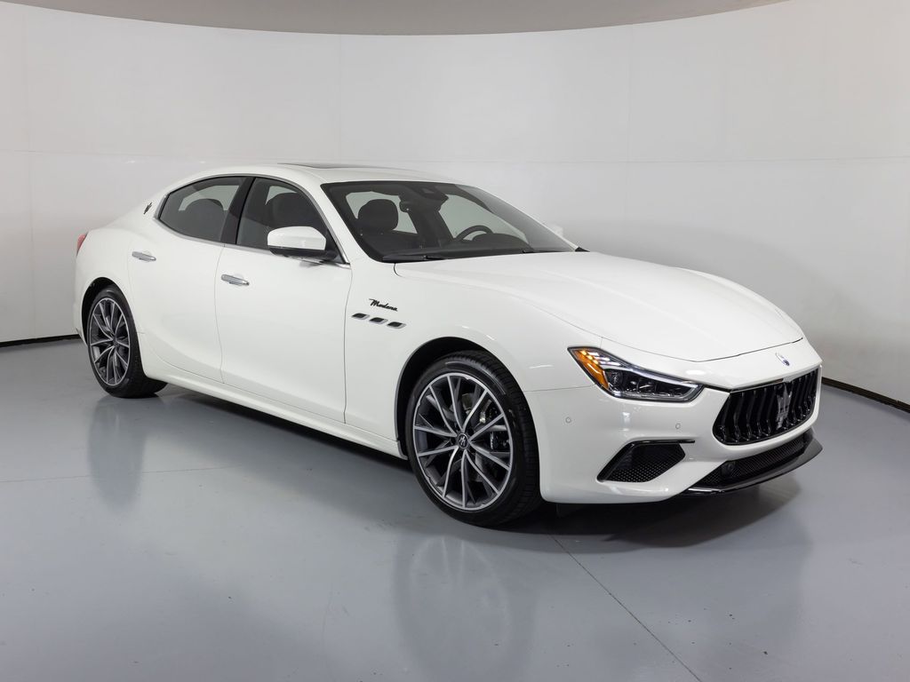 2023 Maserati Ghibli Modena's photo