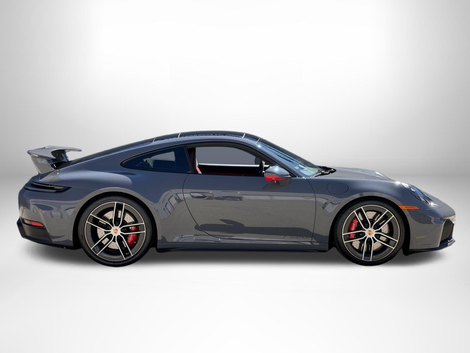 2026 Porsche 911 Carrera 4 GTS 2dr Car