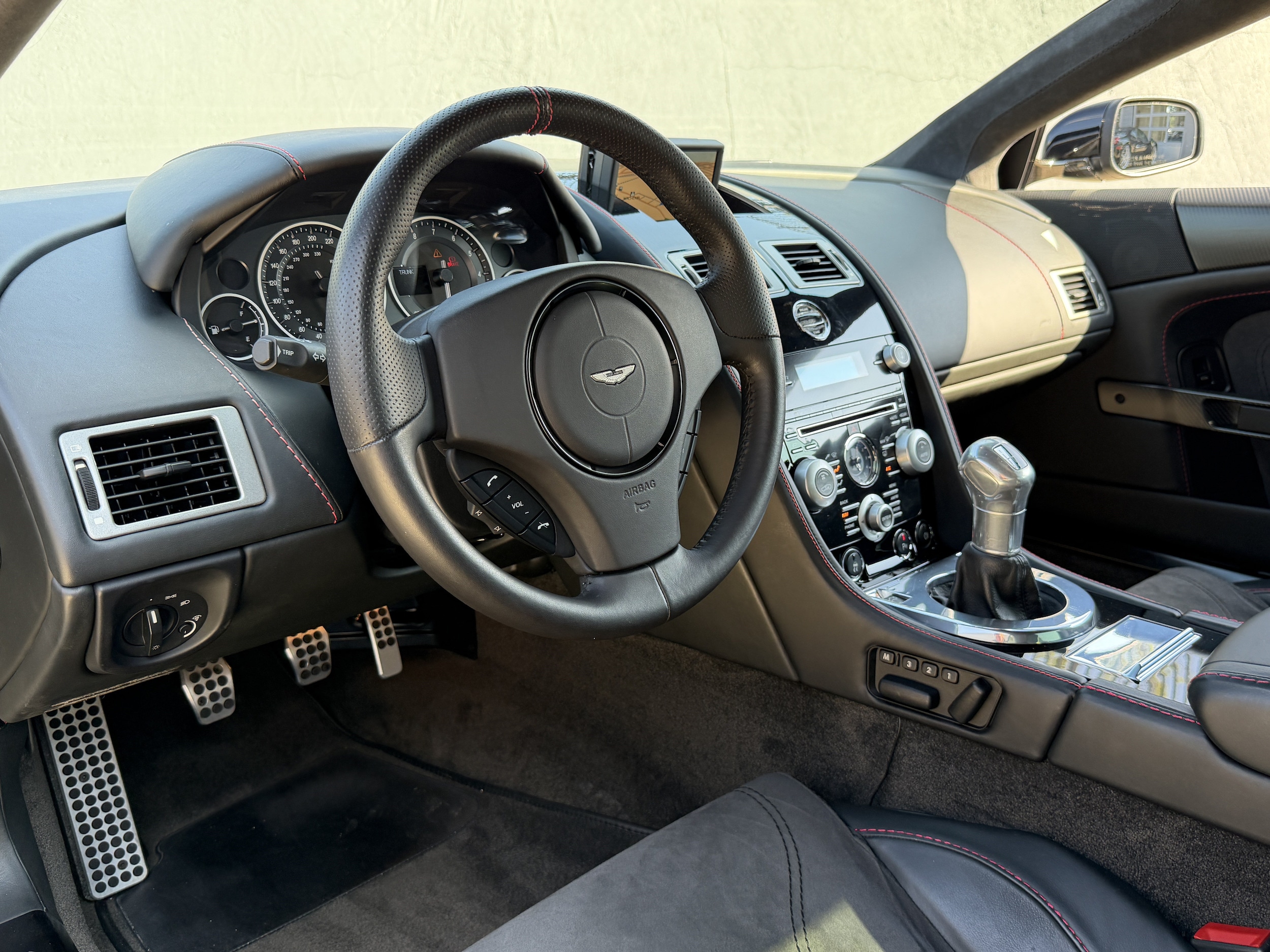 Aston Martin DBS