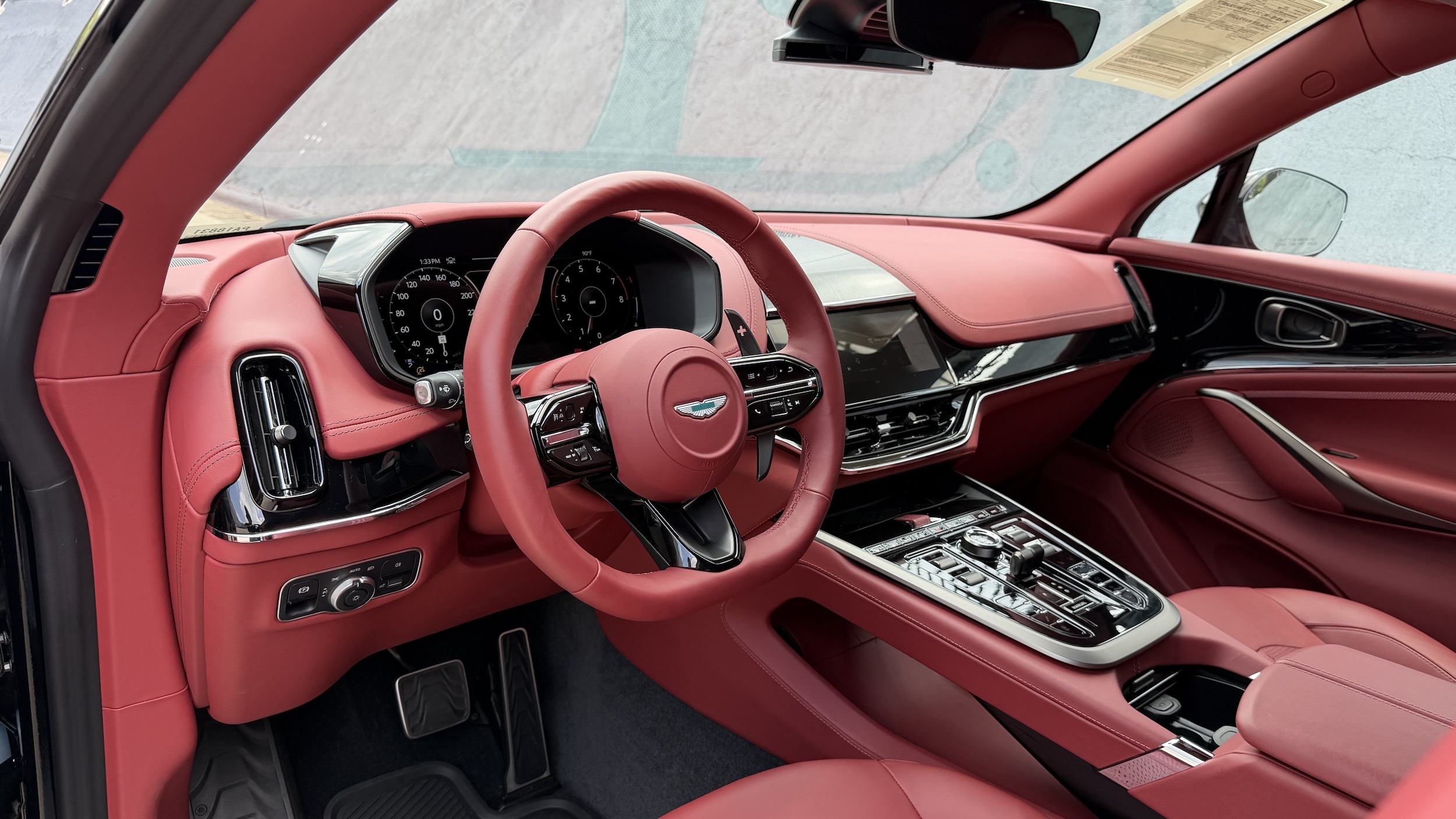 Aston Martin DBX 707