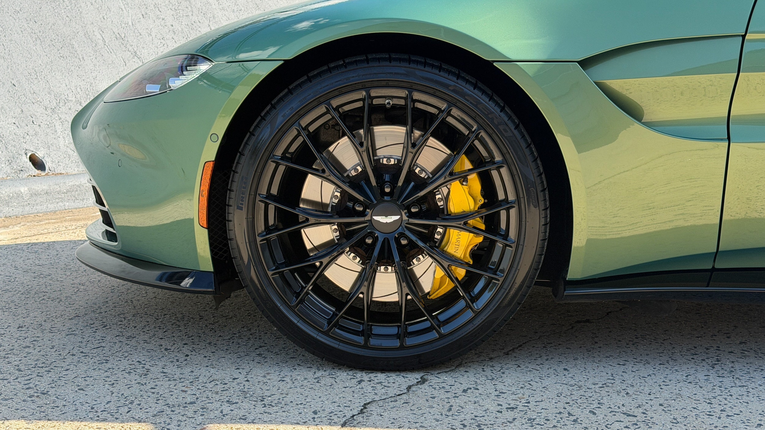 Aston Martin Vantage Coupe