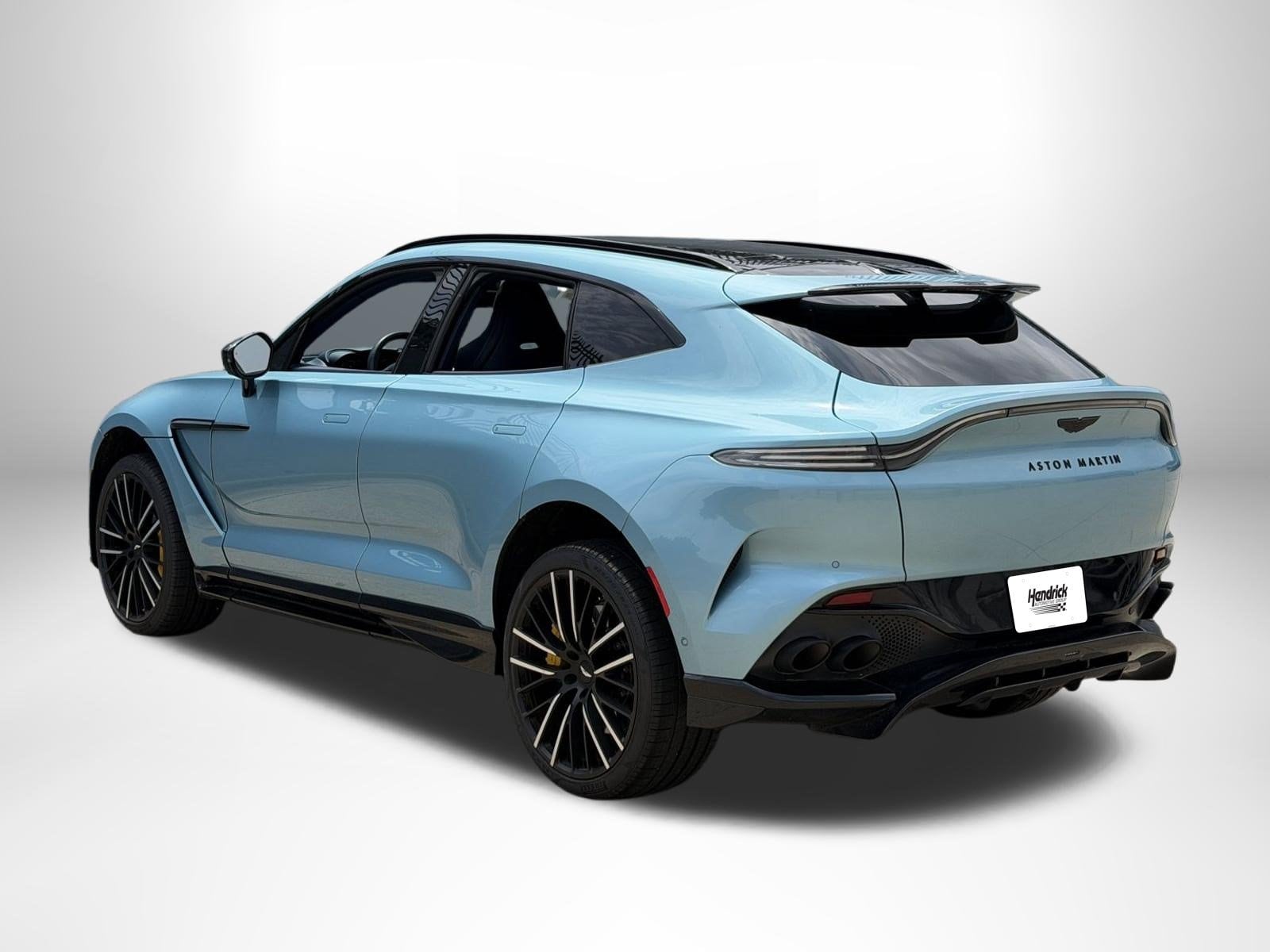 Aston Martin DBX 707