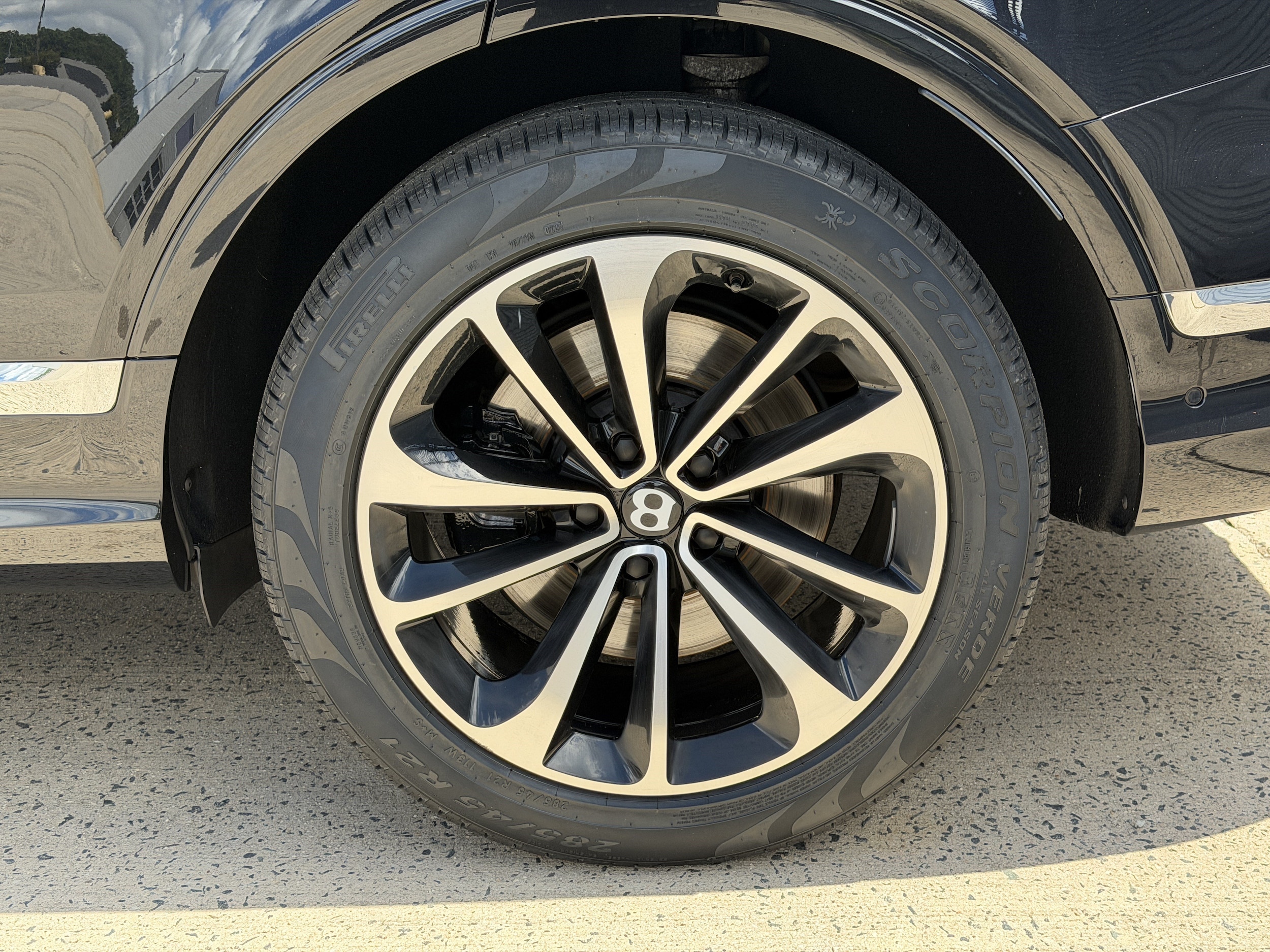 Bentley Bentayga Azure