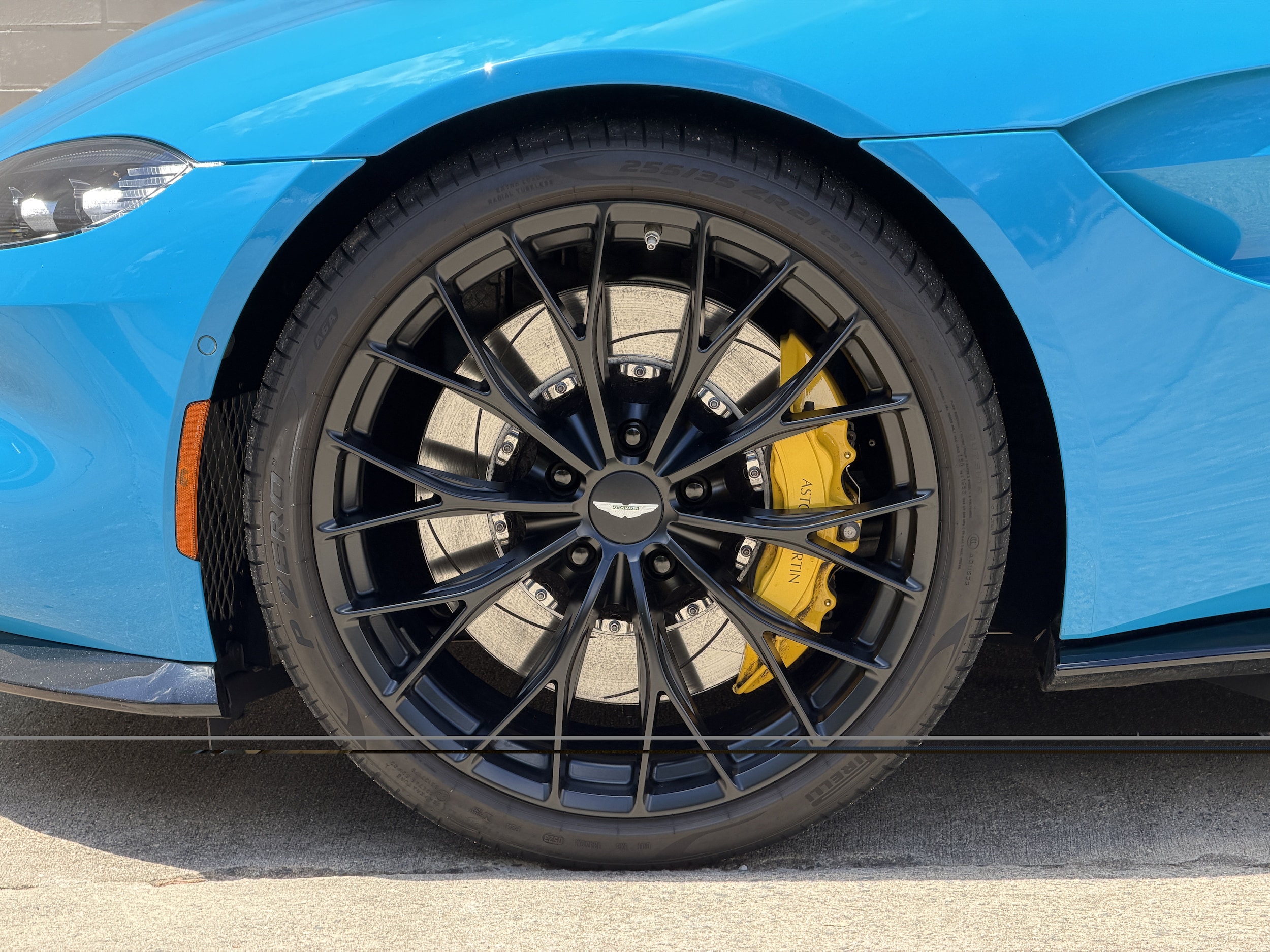 Aston Martin Vantage