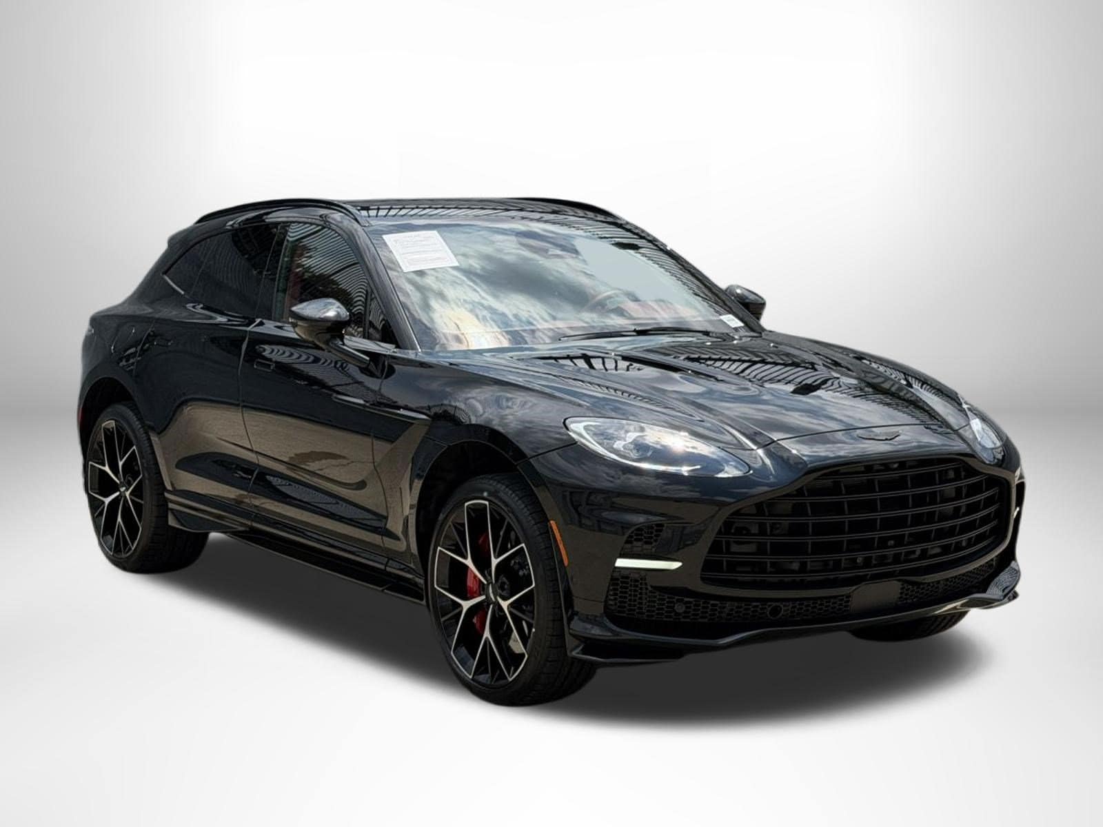 Aston Martin DBX 707