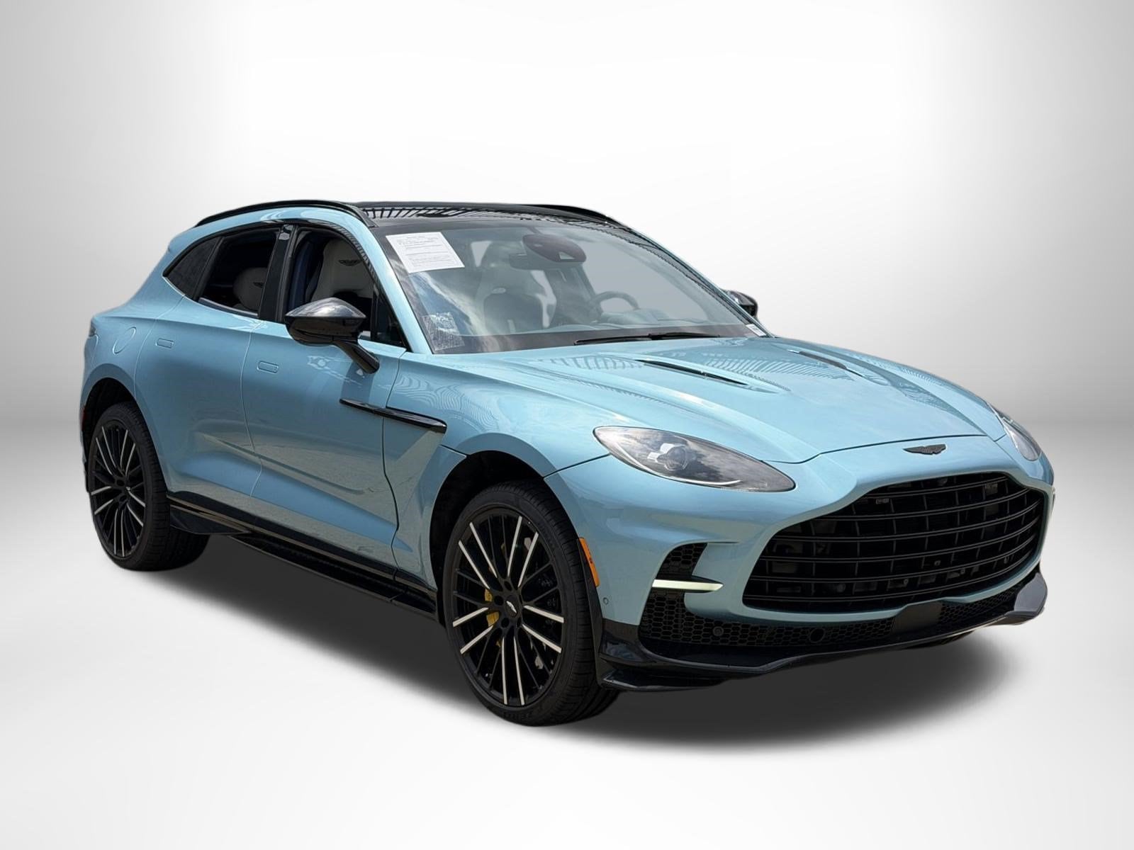 Aston Martin DBX 707
