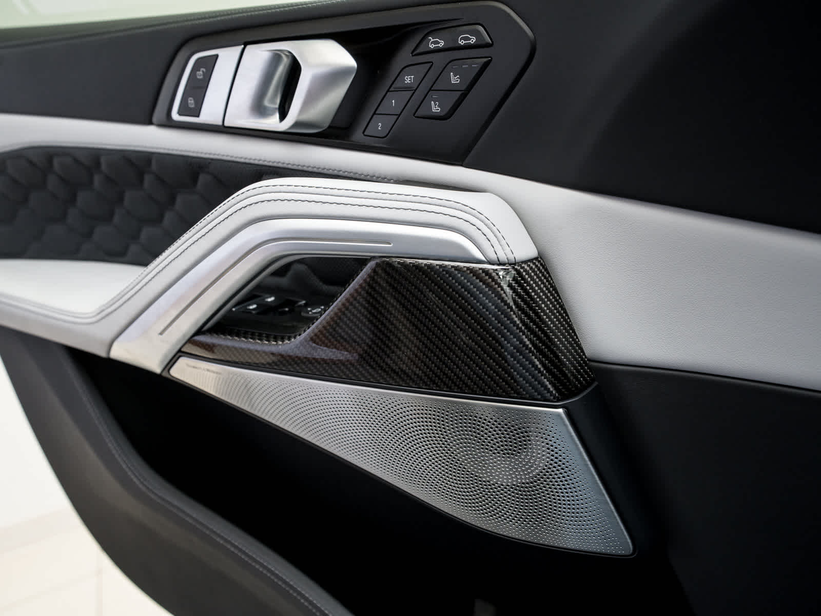 Thumbnail: 2024 BMW X6 - 32