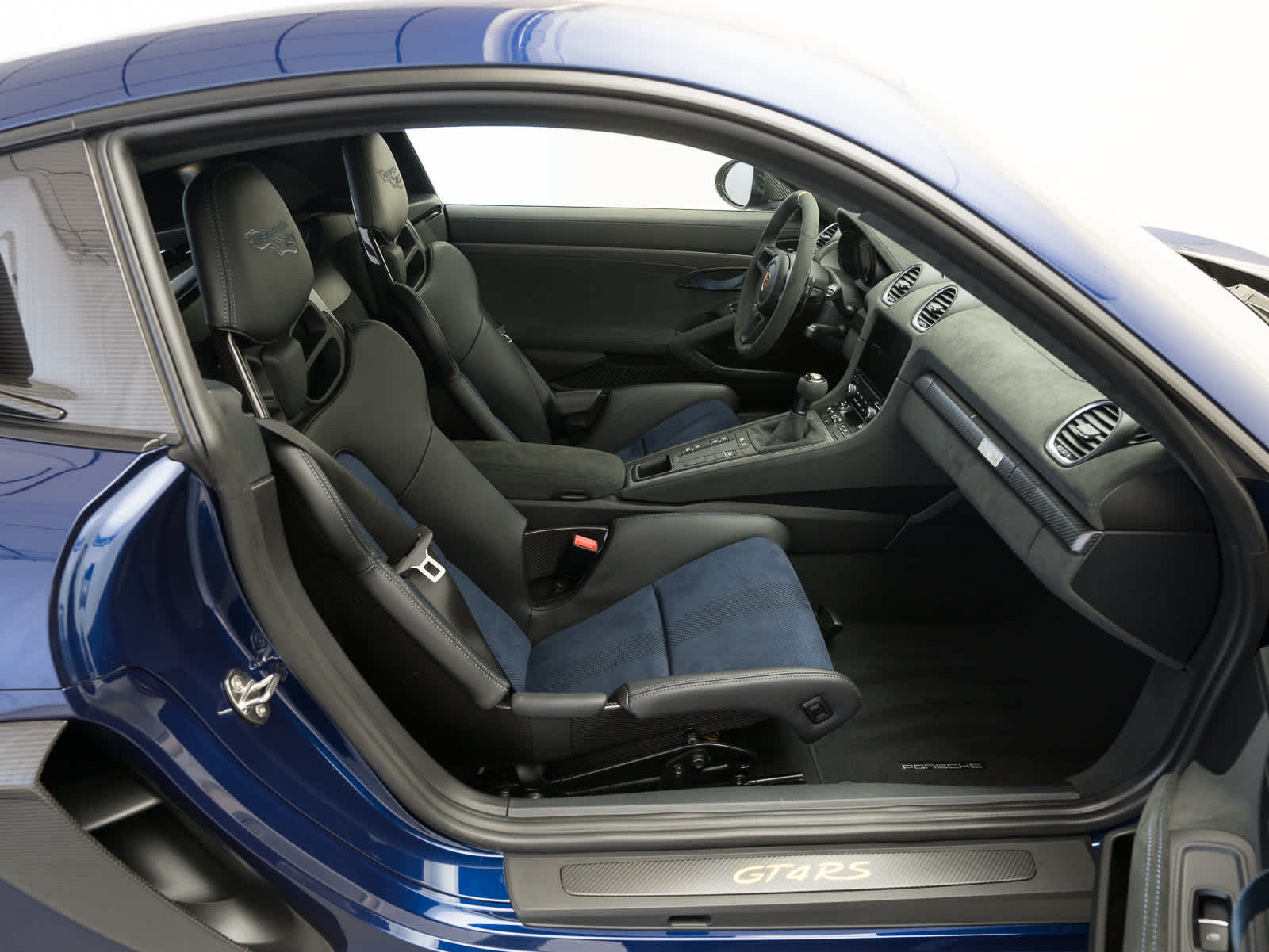 2023 Porsche 718 Cayman GT4 RS 10