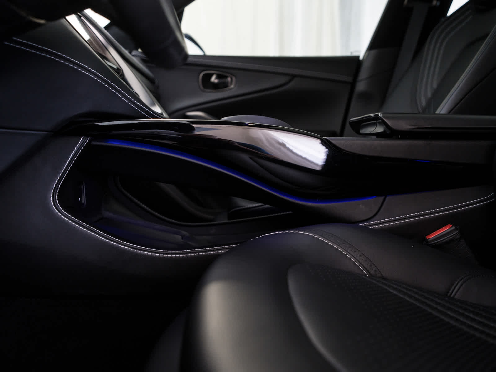Thumbnail: 2021 Aston Martin DBX - 29