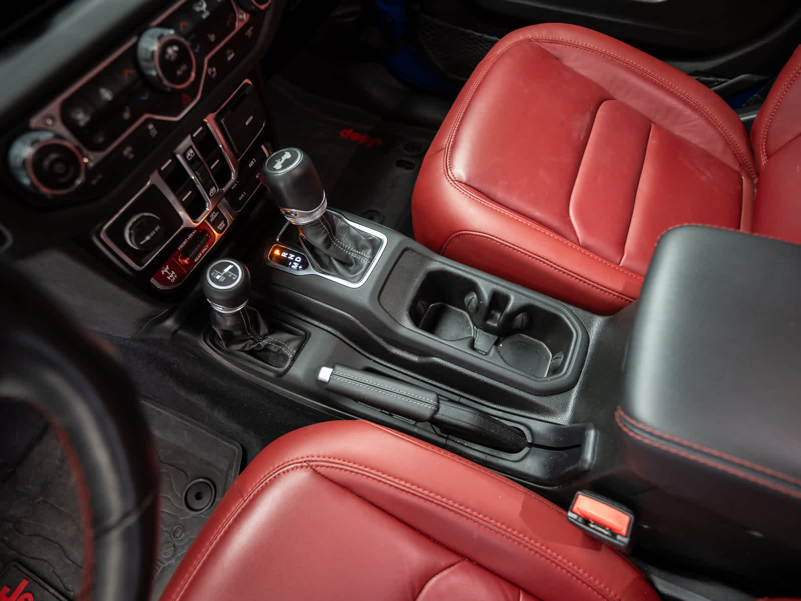 Thumbnail: 2024 Jeep Wrangler - 23